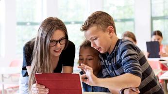 kids on ipad