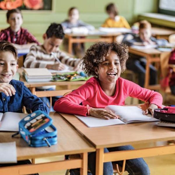 kids in classroom 